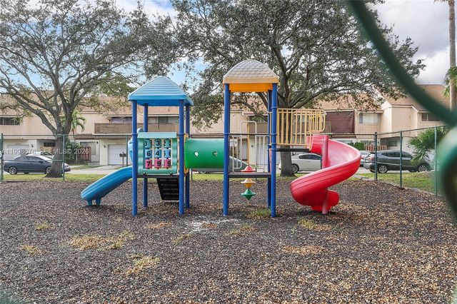 8243 NW 9th Ct 7, Plantation, FL 33324