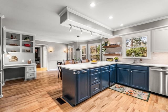 4 Holly Springs Court, Little Rock, AR 72212