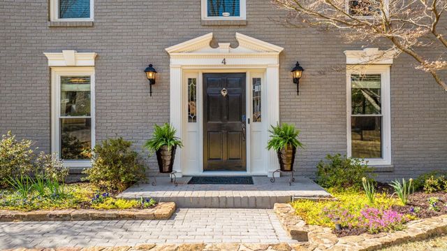 4 Holly Springs Court, Little Rock, AR 72212