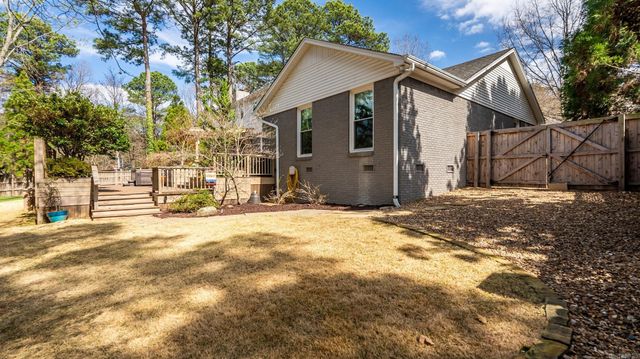 4 Holly Springs Court, Little Rock, AR 72212