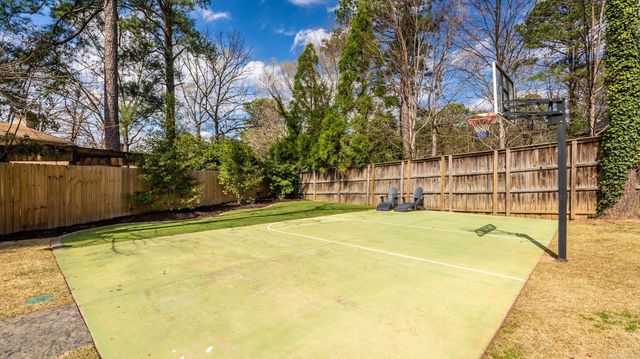 4 Holly Springs Court, Little Rock, AR 72212