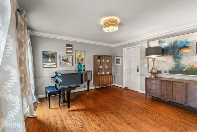 4 Holly Springs Court, Little Rock, AR 72212