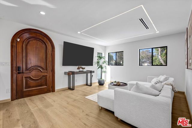 11404 Biona Drive, Los Angeles, CA 90066