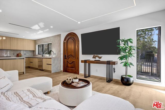 11404 Biona Drive, Los Angeles, CA 90066
