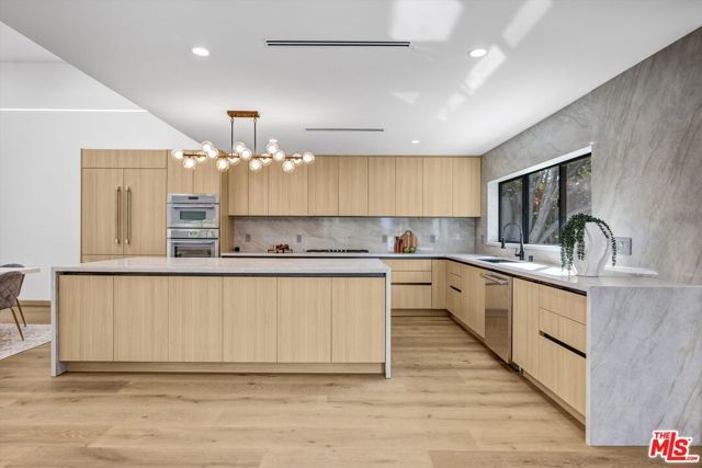 11404 Biona Drive, Los Angeles, CA 90066