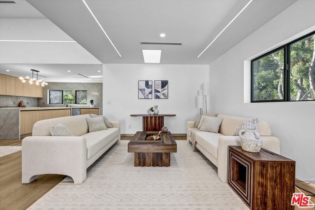 11404 Biona Drive, Los Angeles, CA 90066