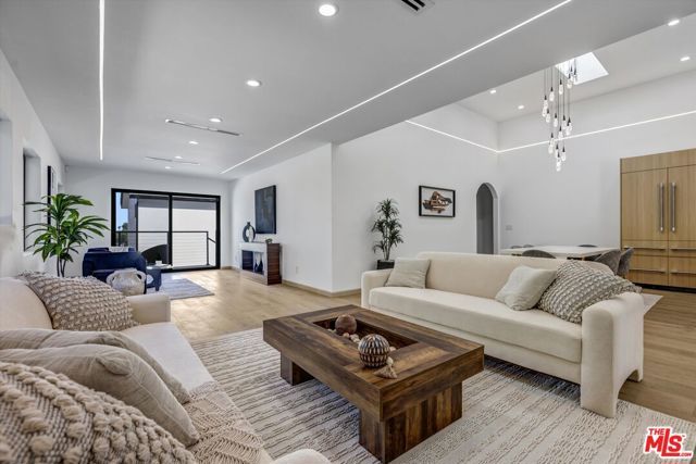 11404 Biona Drive, Los Angeles, CA 90066