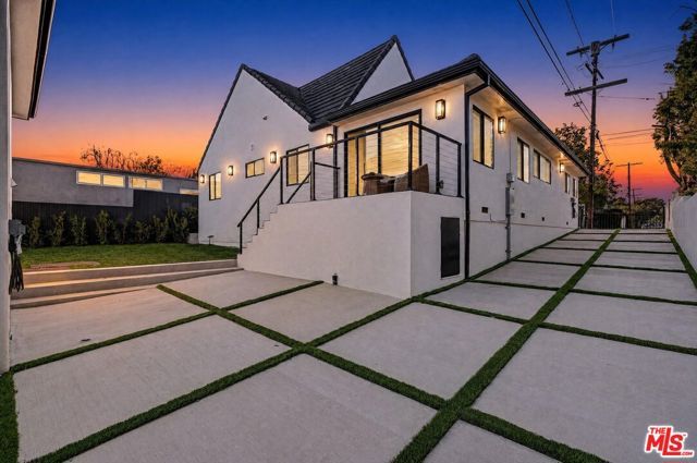 11404 Biona Drive, Los Angeles, CA 90066