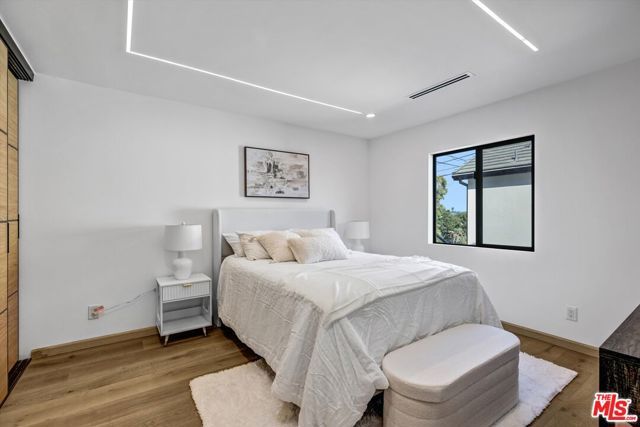 11404 Biona Drive, Los Angeles, CA 90066