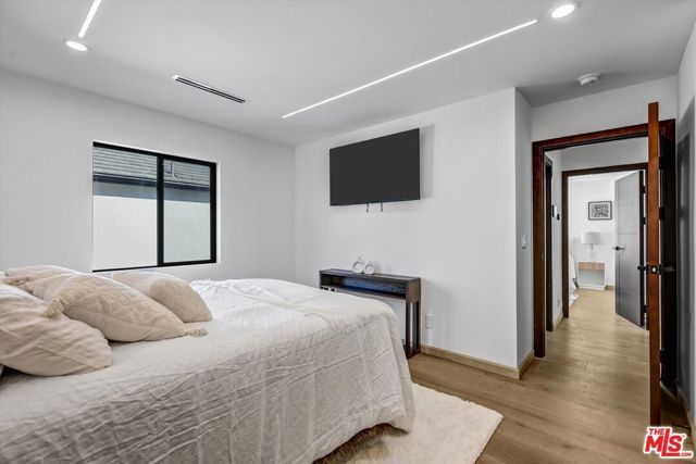 11404 Biona Drive, Los Angeles, CA 90066