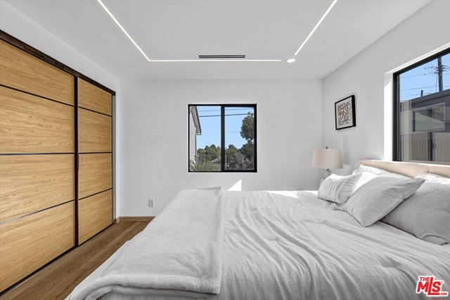 11404 Biona Drive, Los Angeles, CA 90066