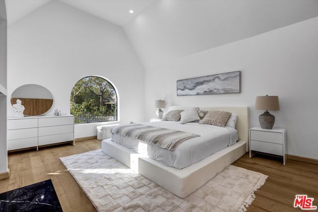 11404 Biona Drive, Los Angeles, CA 90066