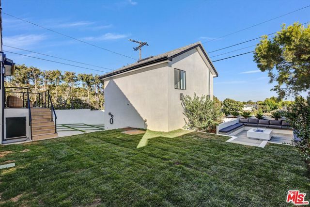 11404 Biona Drive, Los Angeles, CA 90066