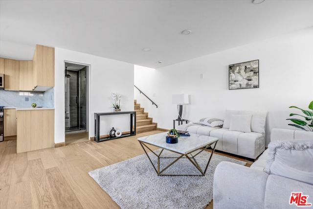 11404 Biona Drive, Los Angeles, CA 90066