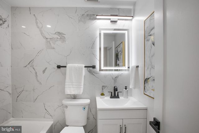 702 19TH ST NE, Washington, DC 20002