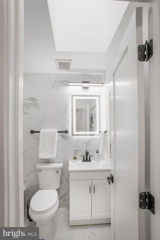 702 19TH ST NE, Washington, DC 20002