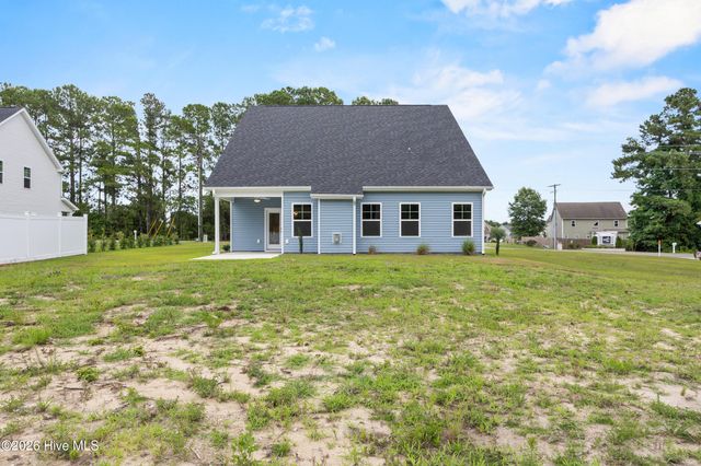 356 Hardison Road, Holly Ridge, NC 28445