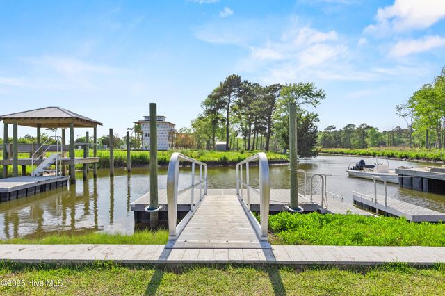 356 Hardison Road, Holly Ridge, NC 28445