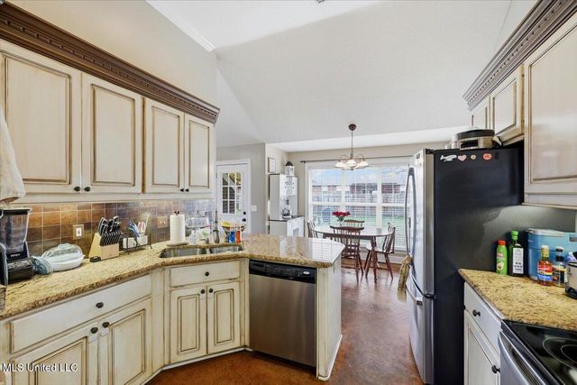 608 Summer Place, Flowood, MS 39232