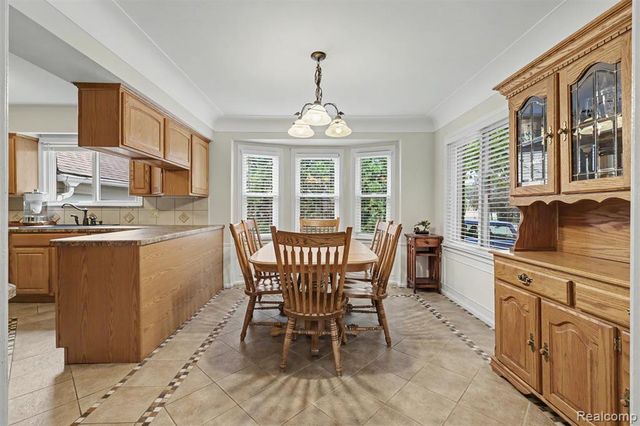 7136 Rosedale Boulevard, Allen Park, MI 48101