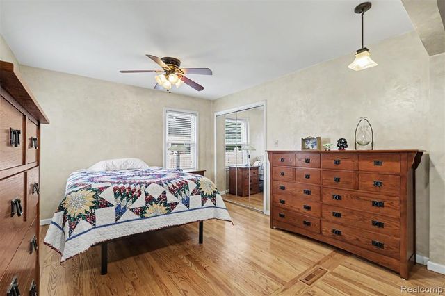 7136 Rosedale Boulevard, Allen Park, MI 48101
