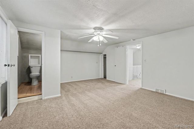 7136 Rosedale Boulevard, Allen Park, MI 48101