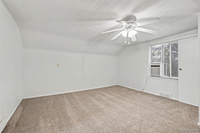 7136 Rosedale Boulevard, Allen Park, MI 48101