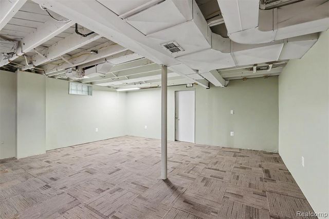 7136 Rosedale Boulevard, Allen Park, MI 48101