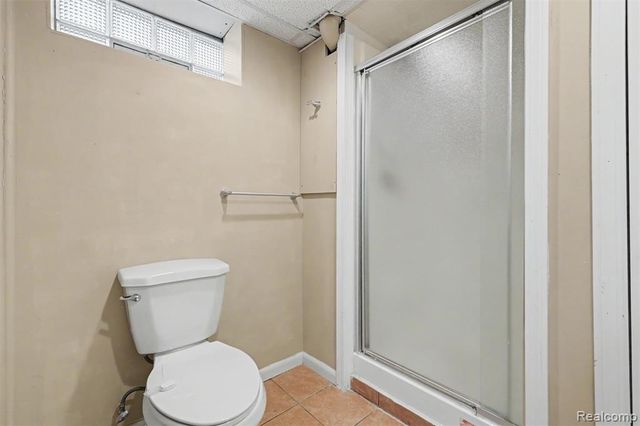 7136 Rosedale Boulevard, Allen Park, MI 48101