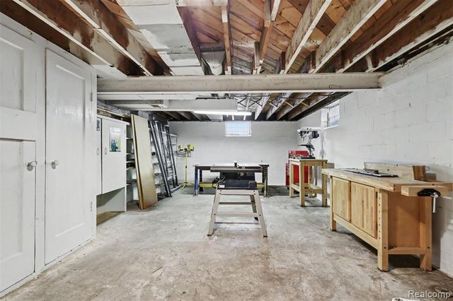 7136 Rosedale Boulevard, Allen Park, MI 48101