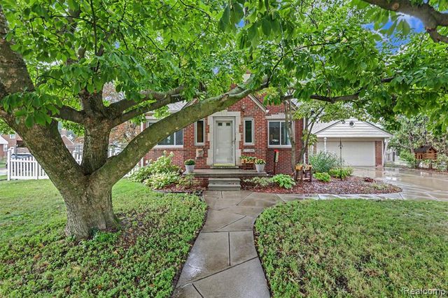 7136 Rosedale Boulevard, Allen Park, MI 48101