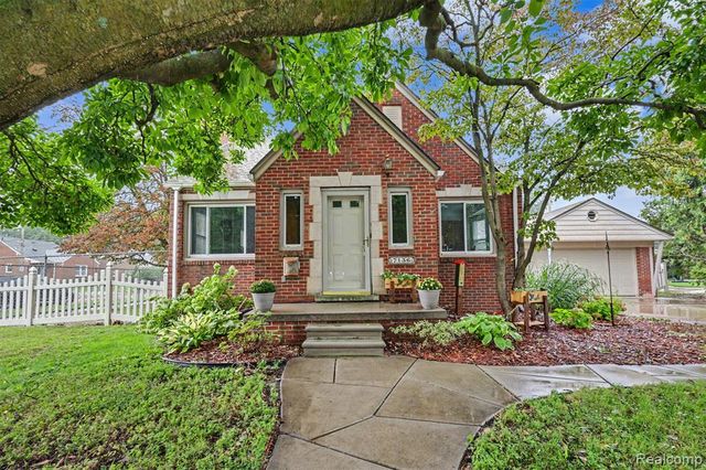 7136 Rosedale Boulevard, Allen Park, MI 48101
