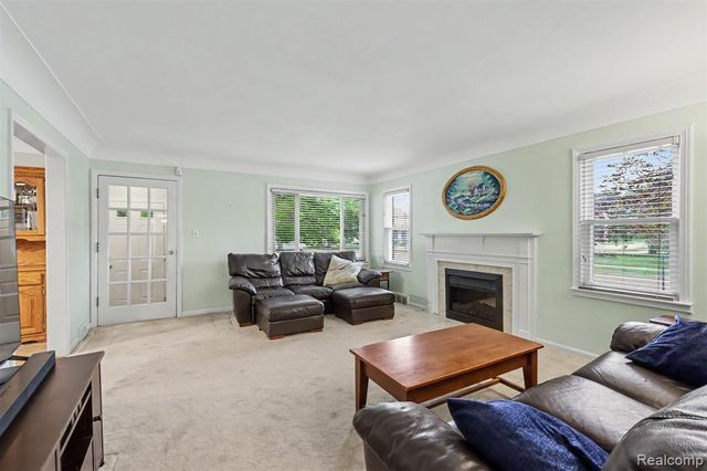 7136 Rosedale Boulevard, Allen Park, MI 48101