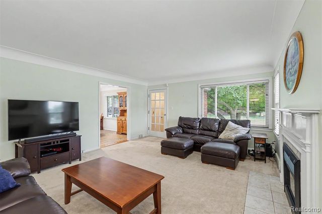 7136 Rosedale Boulevard, Allen Park, MI 48101
