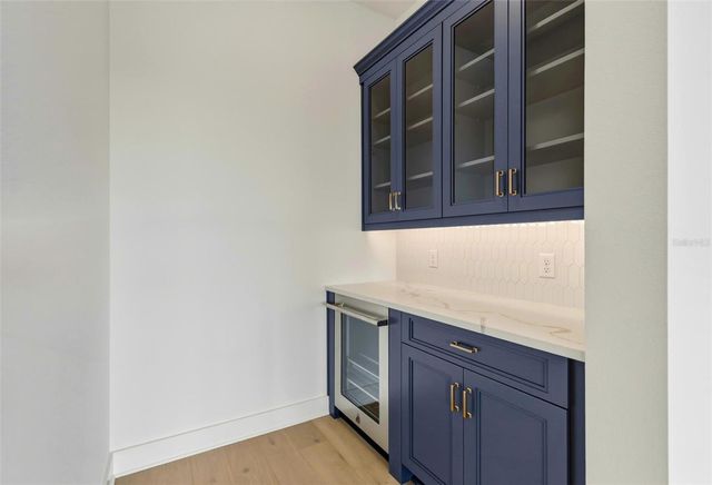 2505 WATERFRONT CIRCLE, Sarasota, FL 34240