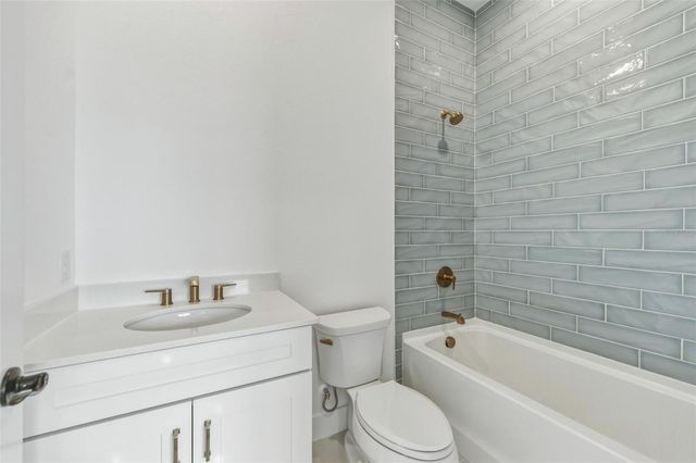 2505 WATERFRONT CIRCLE, Sarasota, FL 34240