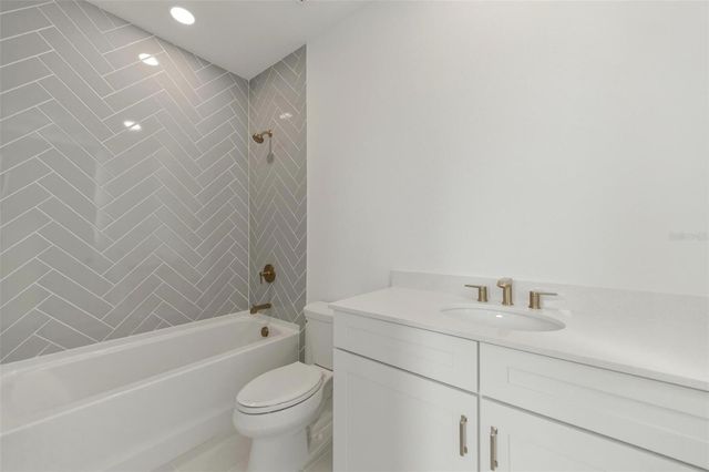 2505 WATERFRONT CIRCLE, Sarasota, FL 34240