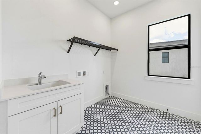 2505 WATERFRONT CIRCLE, Sarasota, FL 34240