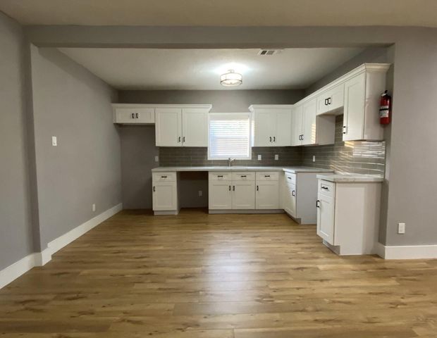 2802 Palm Street A, Houston, TX 77004