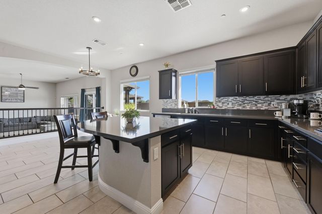 2012 Van Ruiten Dr, Lodi, CA 95242