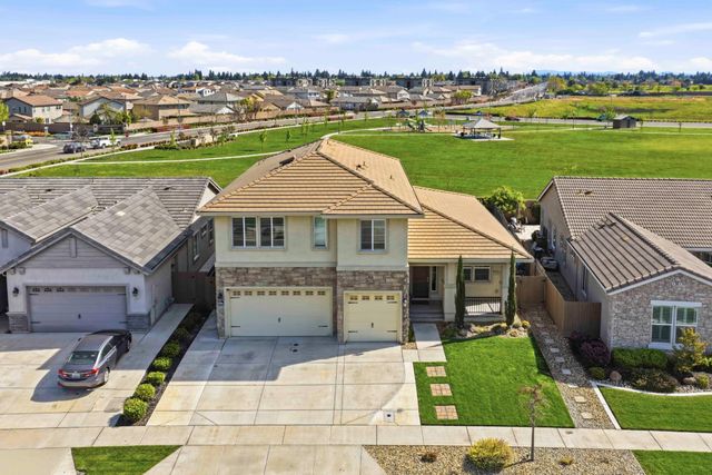 2012 Van Ruiten Dr, Lodi, CA 95242