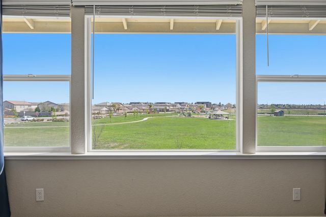 2012 Van Ruiten Dr, Lodi, CA 95242