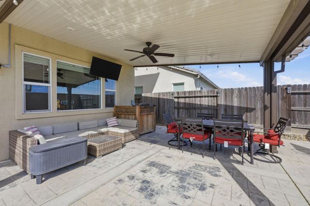 2012 Van Ruiten Dr, Lodi, CA 95242