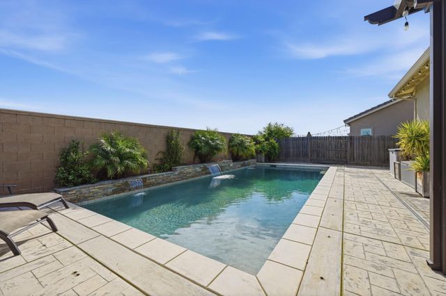 2012 Van Ruiten Dr, Lodi, CA 95242