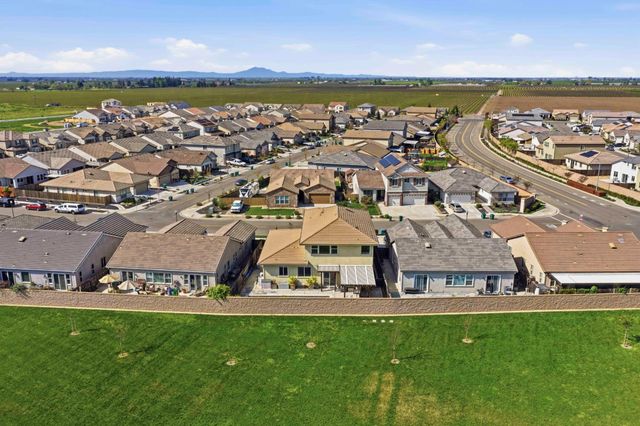 2012 Van Ruiten Dr, Lodi, CA 95242