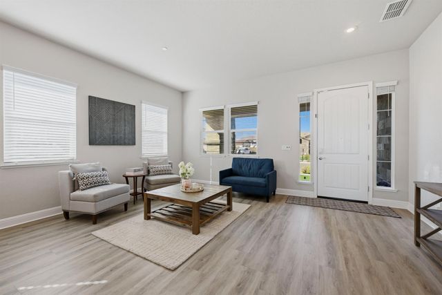 2012 Van Ruiten Dr, Lodi, CA 95242