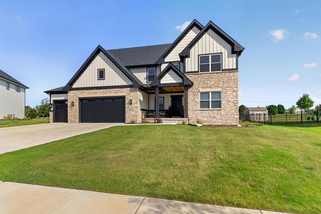 8322 Wyman Drive, St. John, IN 46373
