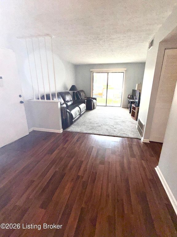 7074 Wildwood Cir APT 164, Louisville, KY 40291