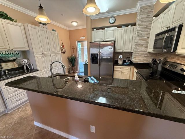 1076 Winding Pines CIR 203, Cape Coral, FL 33909