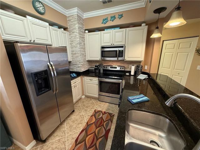 1076 Winding Pines CIR 203, Cape Coral, FL 33909